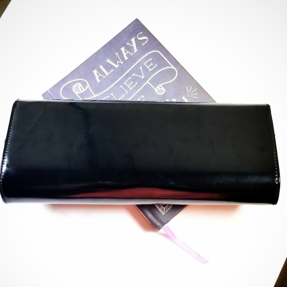 Black Clutch by iCHI - Picture 6 of 8